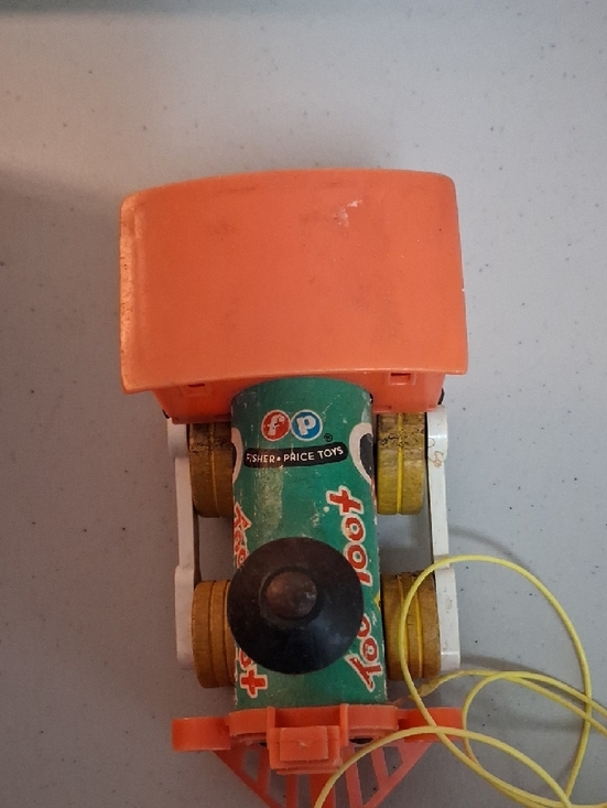 Vintage Fisher-Price Toot Toot Pull Train - Picture 2 of 3